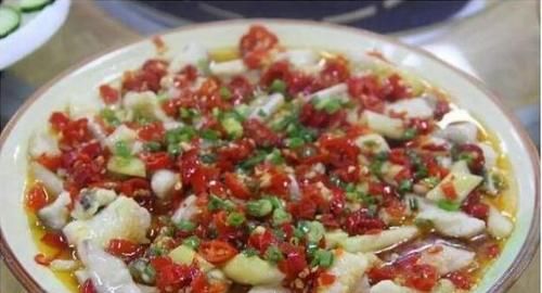 美食推荐：西红柿烧茄子，宫保虾球，红烧鳜鱼，蒜子啤酒蛙的做法