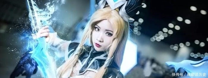 刀妹|cosplay：高冷御姐cos刀妹，特效炸裂，女王控的福音！