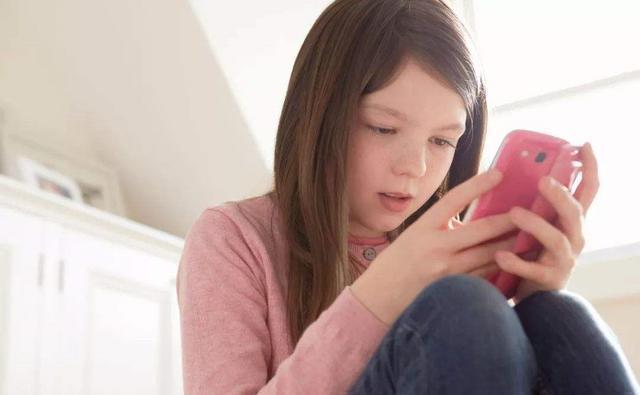 普及|孩子几岁才能给配手机教育专家这个岁数最好,别太早也别太晚