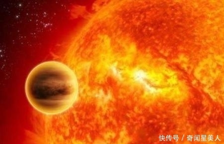 体积 同是行星，这颗星球能装32万个地球，体积超很多恒星，现仍在变大