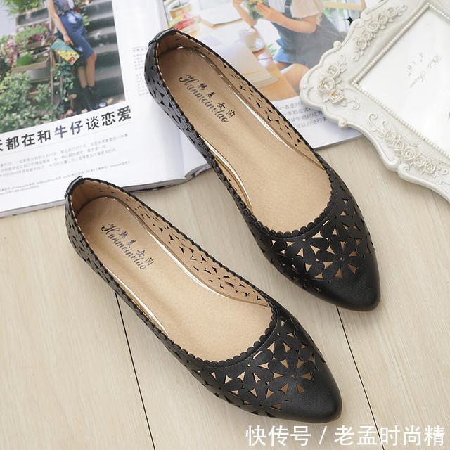 百搭 要说鞋柜里最好穿的,还属尖头平底鞋,搭连衣裙更美