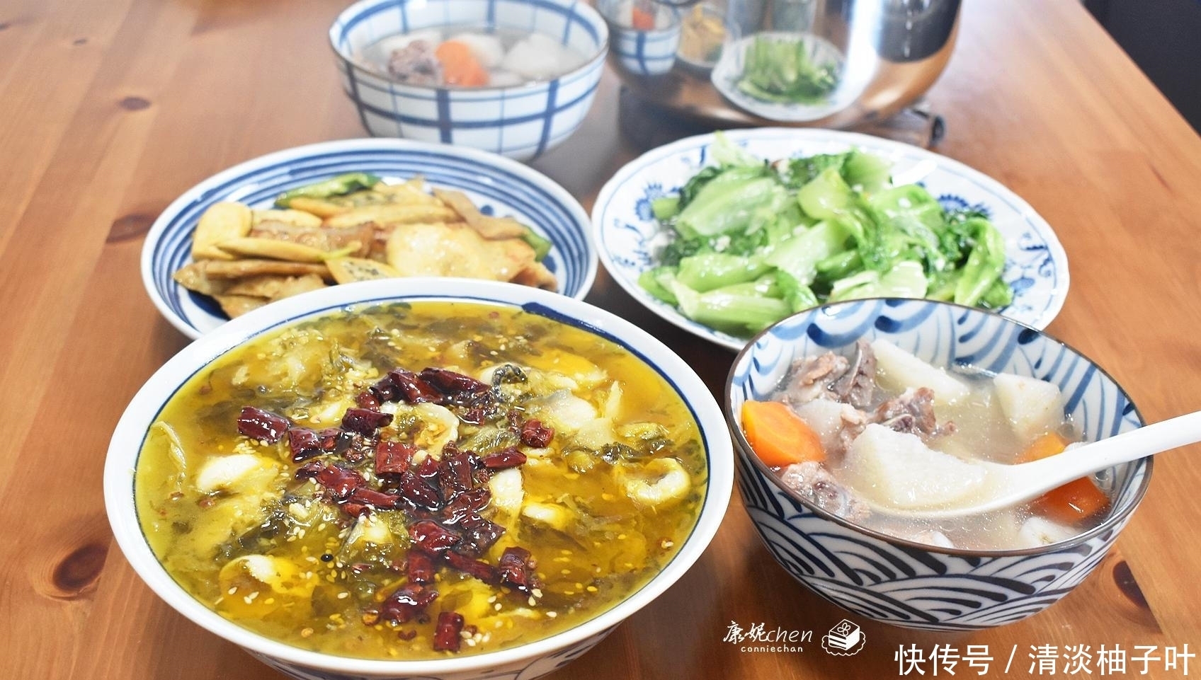 生活|2人2菜1汤的午餐,酸菜鱼和排骨汤荤素搭配滋味无穷,认真生活