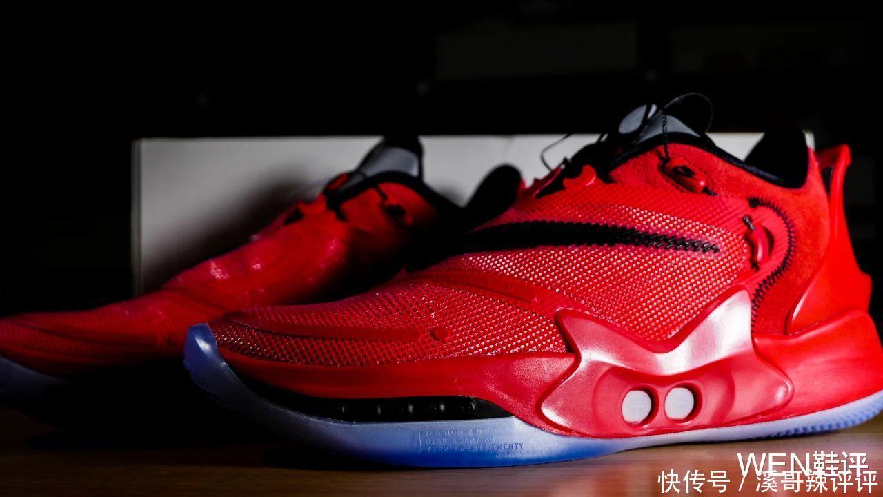 未来的球鞋到底应该是什么样呢Nike的答案就是这款鞋