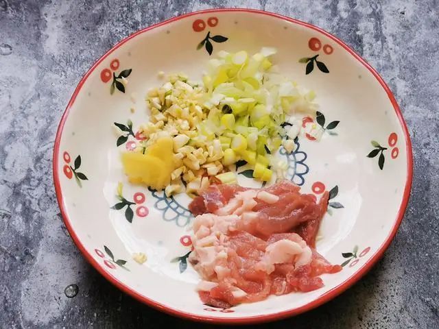 水淀粉|茄子这样做香浓入味，汤汁用来拌饭真解馋