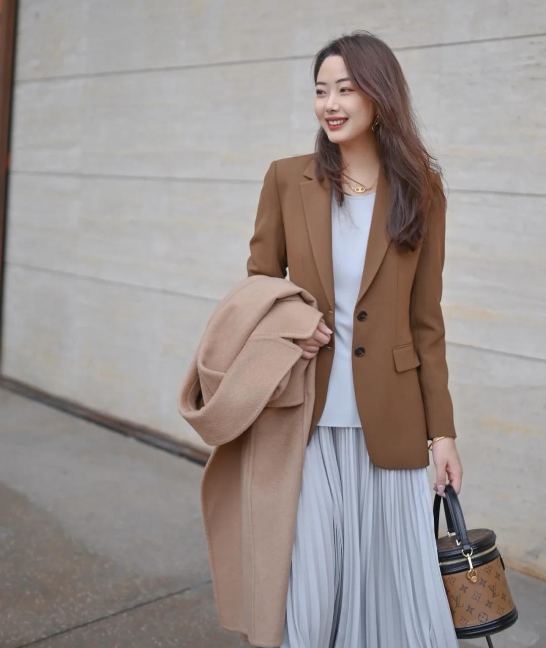 搭配|25岁~35岁女性怎么选西装?搭配衬衫或半身,能提升气质又减龄