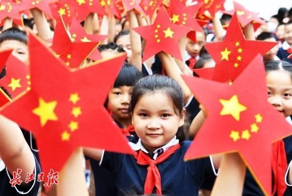 少年$国旗下的少年