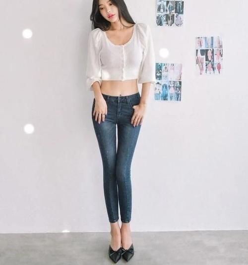 小姐姐|受人青睐的紧身牛仔裤，仙女小姐姐试穿，效果也太好看了！