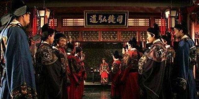 明朝|明末,此大臣拼命阻止崇祯南迁,崇祯感动落泪;明朝亡,他却升官