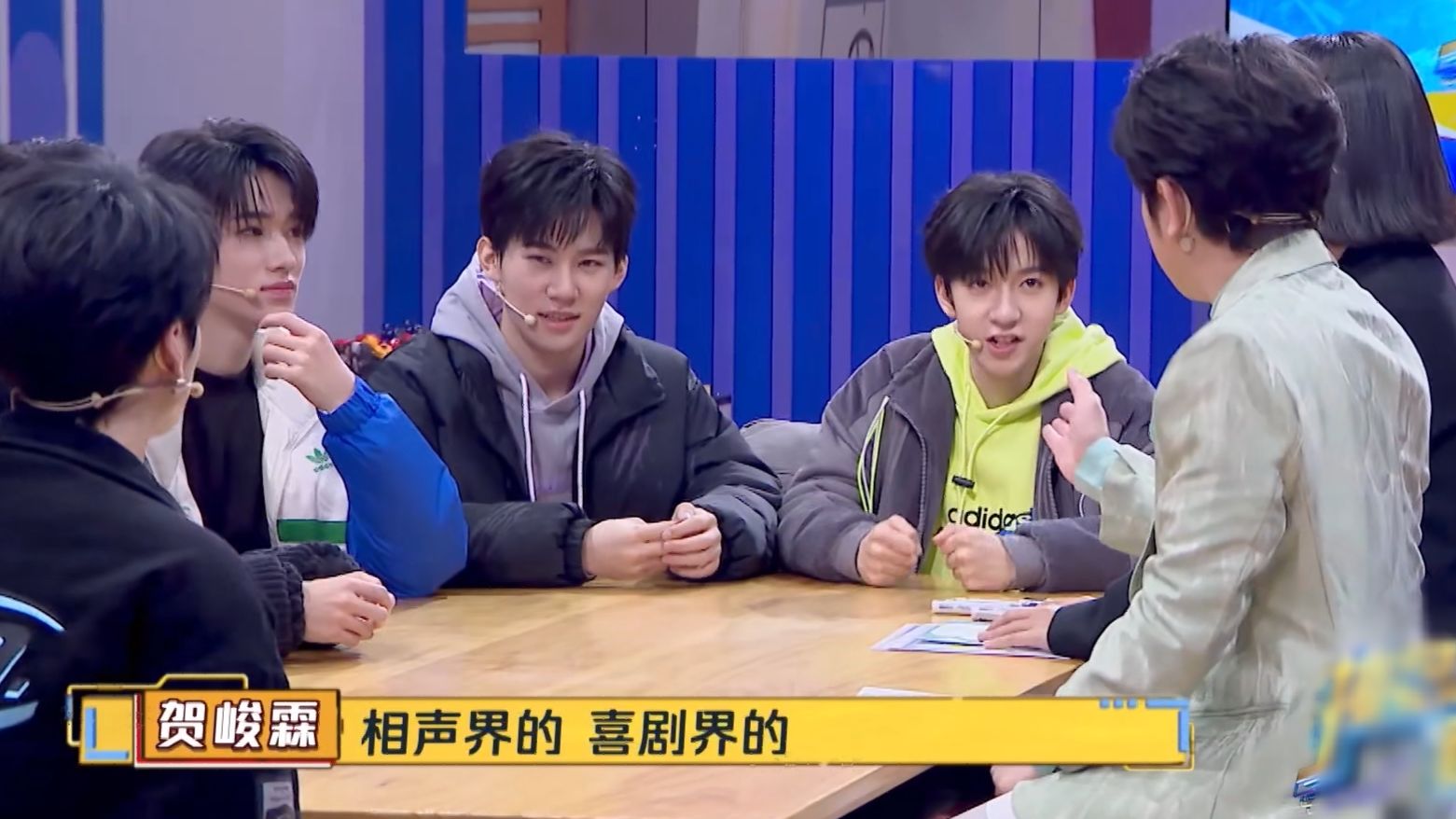 贺峻霖是“在逃”相声演员吧！回答与众不同，德云社快来收了他