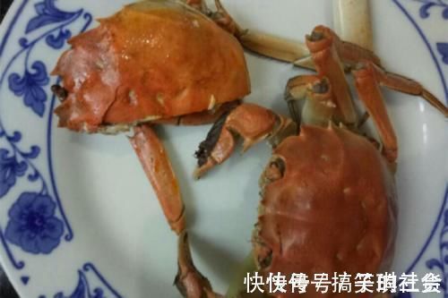 宝妈|5只螃蟹给女儿留一只无腿的，网友吐槽：跟不公平分虾的当亲家吧