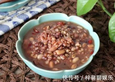 秘方|89岁奶奶给的秘方,每个月坚持喝几天,气血双补,胜过吃阿胶