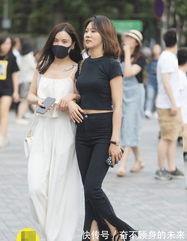 闷热|嫌天气太闷热,把裤脚“撕开”透透气,腿长就是任性吗