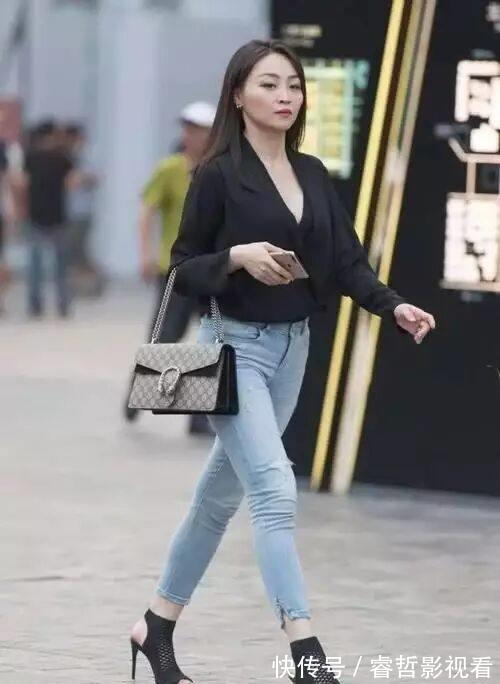 前卫|自带时尚的牛仔裤,穿出十足女神范,有种欲说还休的美!