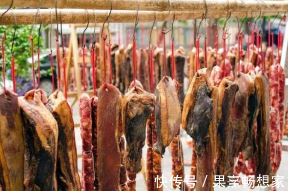 保存腊肉,直接冷冻是大错!学会这2招,腊肉香软好吃,放1年不坏