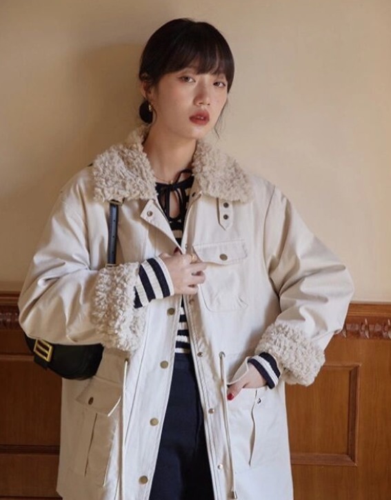 美眉 新年衣服不用买太多,这3件就足够,最后一件太有气质了!