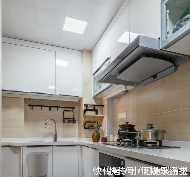 房子|这个家96平装修很简约,可一进屋就被迷住,这些设计亮点很实用