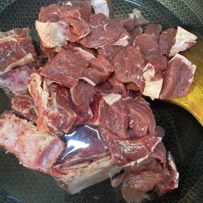 懒人必备这道红烧牛排和牛腩，简单几步，十分钟就上桌