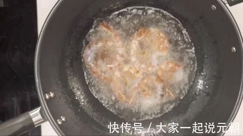 茄汁|鲜虾，别再用水煮了！学会这一招，鲜味不流失，好吃又不腥！