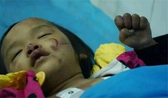 孩子|5岁女儿打扰妈妈玩手机,她的做法毁了孩子一生,网友不配为母