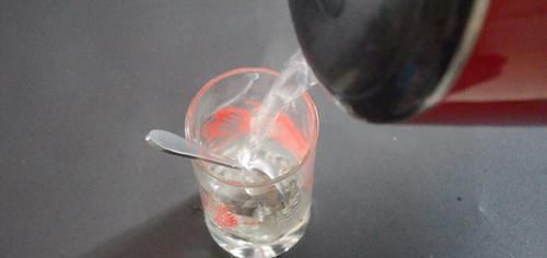 早上起床后口苦口臭？教你一招，让你轻松告别口苦口臭，效果很棒