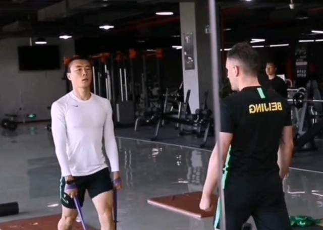 足球|李磊亲承:留洋草蜢收入少得可怜,未来回国一定只加盟国安!