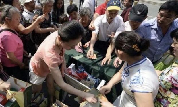 熊孩子|“不就是破塑料吗?”熊孩子掰断亲戚家15万手办,父母耍赖拒赔偿