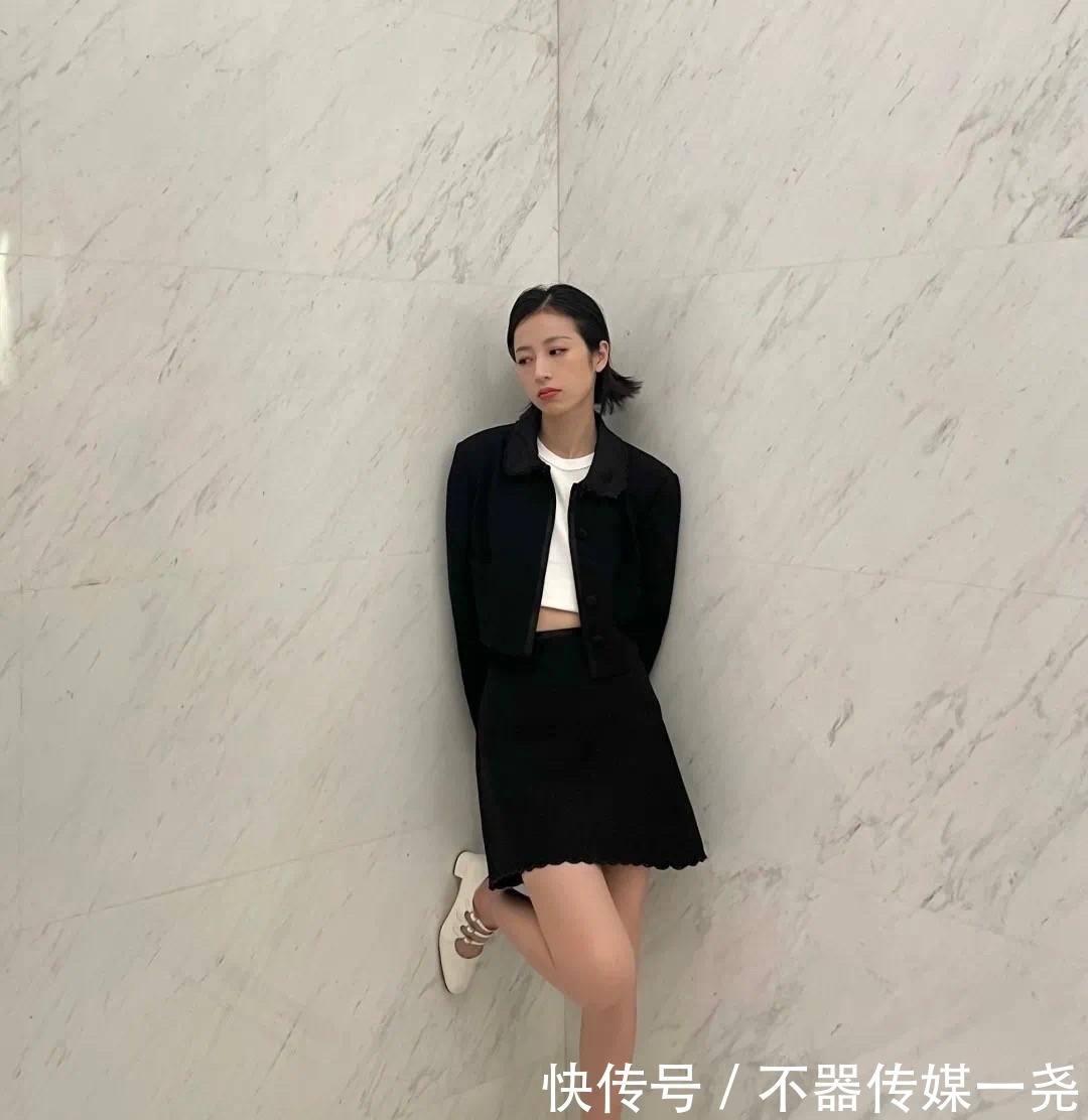 模板|早晚温差大，穿裙装+外套最合适！这几种模板，可以直接套在身上