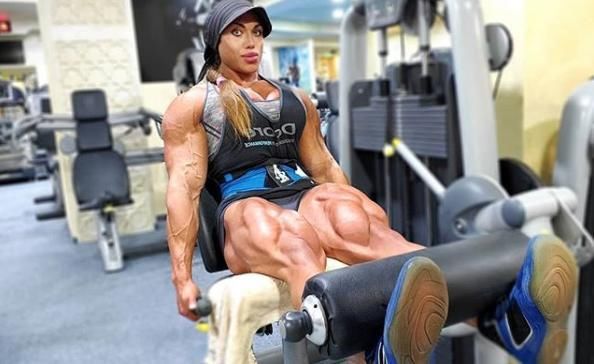 女人|现在的女人怎么了?一身肌肉,比一些男人还健壮