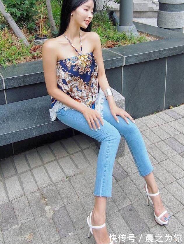 百搭 清纯有气质的小仙女,搭配紧身牛仔裤,回头率特别高!