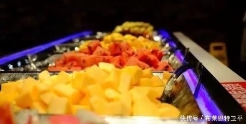 贵菜|自助餐厅有这4种“隐形贵菜”,一般人都不会拿,老板蹲一旁偷笑