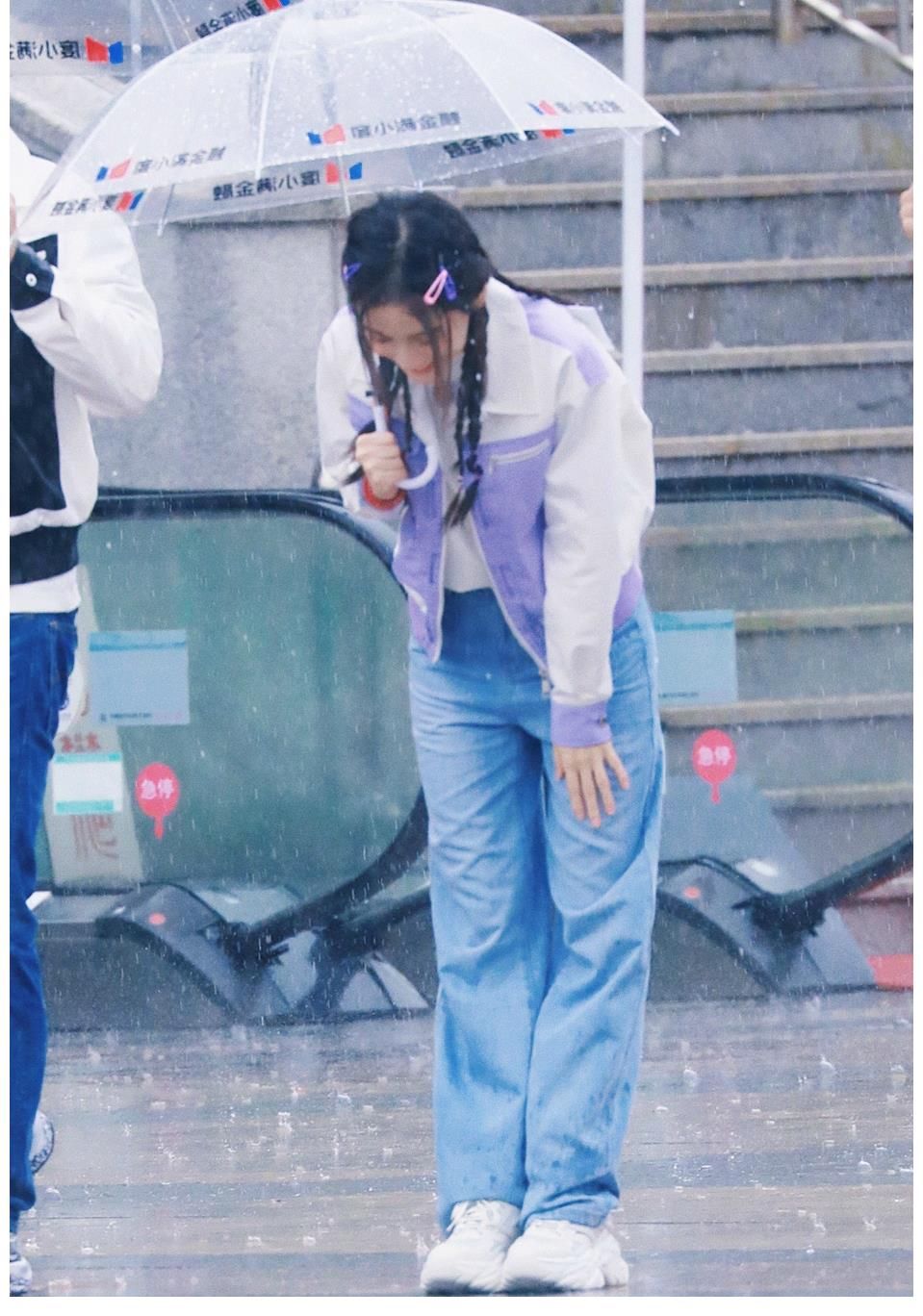 造型|奔跑吧黄河山东路透，angelababy造型清纯，宋雨琦水肿，白鹿养眼