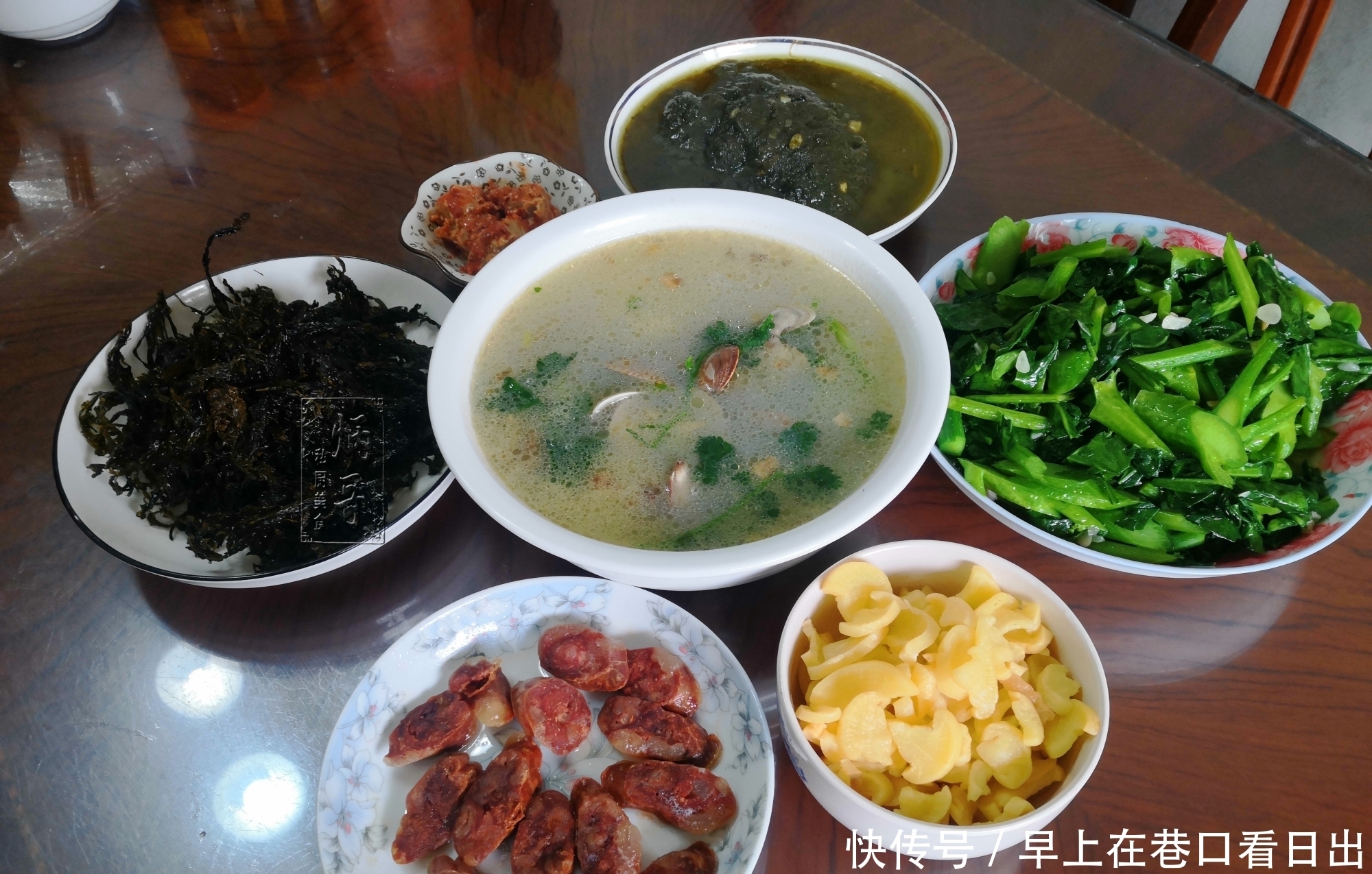 老妈带土特产进城,晒朋友圈火了,网友:最馋那萝卜干、豆腐乳!