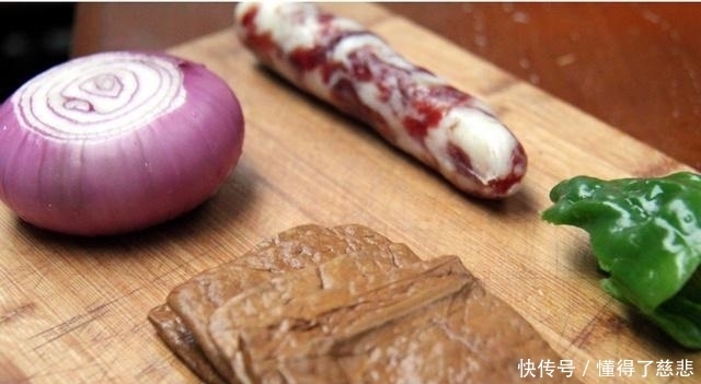 香肠|灌好的香肠这样做更好吃,香甜可口绝对好吃