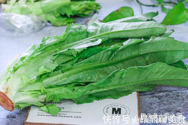 油麦菜|很多人不认识这种蔬菜,每天炒一盘,肠道通畅了,胖人越吃越瘦