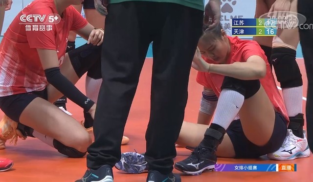 刁琳宇|王媛媛崴腳或影響天津女排沖冠，墊腳受傷的事為何接連發(fā)生？