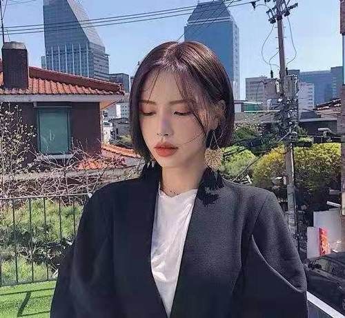 直发和卷发哪个更适合你？关键看这3点，就能轻松提升气质和颜值