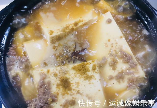 煎豆腐|今日菜谱：大叔教你黄焖豆腐，开胃下饭，香气扑鼻，家人爱吃