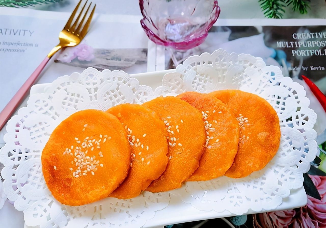  色泽|南瓜上市，教你美味南瓜饼的做法，色泽金黄，外酥里糯，孩子爱吃