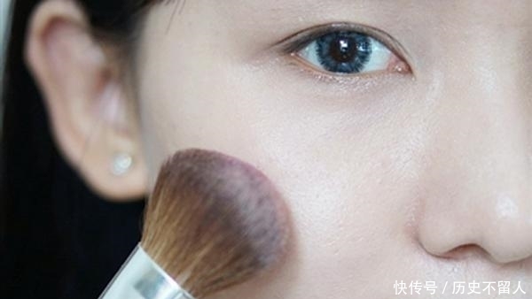 女人再忙也要记住:出门尽量化淡妆,教你正确顺序,简单还漂亮