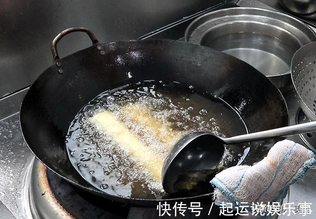 韭苔|春卷这样做超简单,几张豆腐皮一卷一炸,鲜香可口,零食都解决了