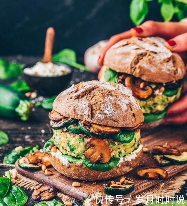 汉堡、蛋糕、披萨……素食主义者的餐桌远比你想象中丰富多彩