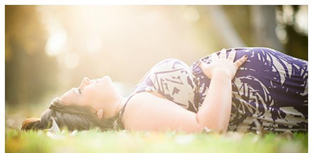 孕晚期|孕8个月坐公交出行，准妈妈起身“异味”扑鼻，一旁乘客不敢呼吸