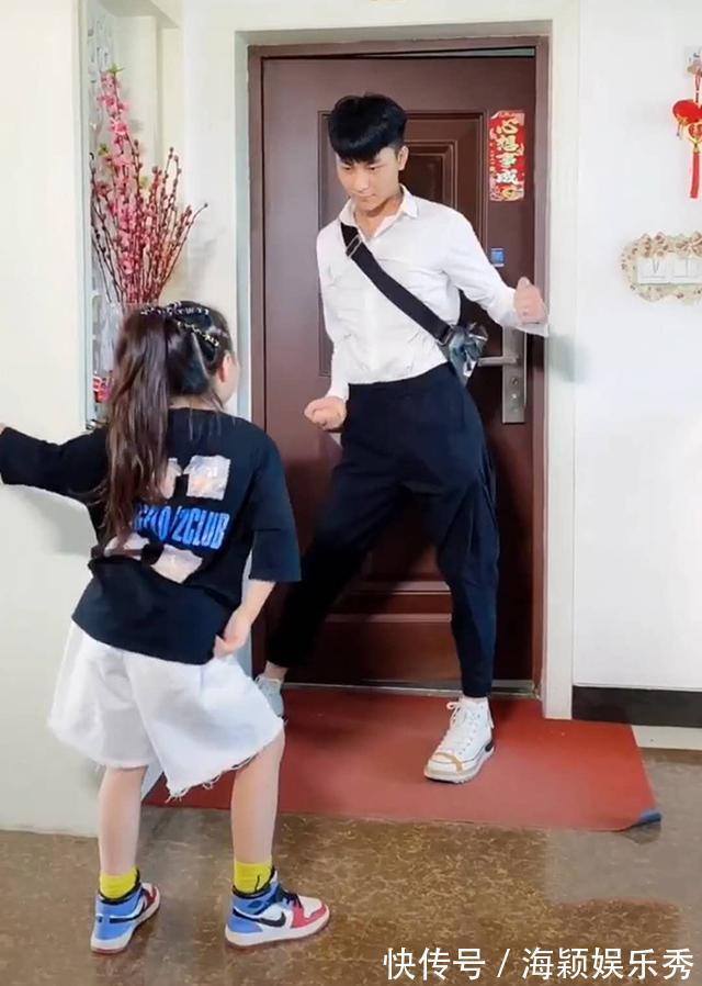 尬舞|哥哥下班回家,妹妹“尬舞”相迎,哥哥扭动身子那一刻网友笑翻