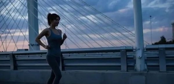 近视|坚持跑步的好处有哪些？科学跑步，要注意什么？现在就逐个分析