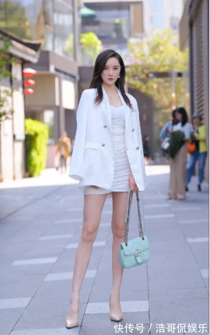游戏玩家 简约时尚的“御姐范”,格调十足,展现高雅气质,精致迷人