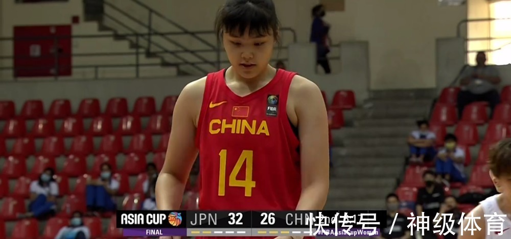 中国女篮|李缘无奈控球12秒、李月汝遭乔丹式抢断,中国女篮真的被看透了
