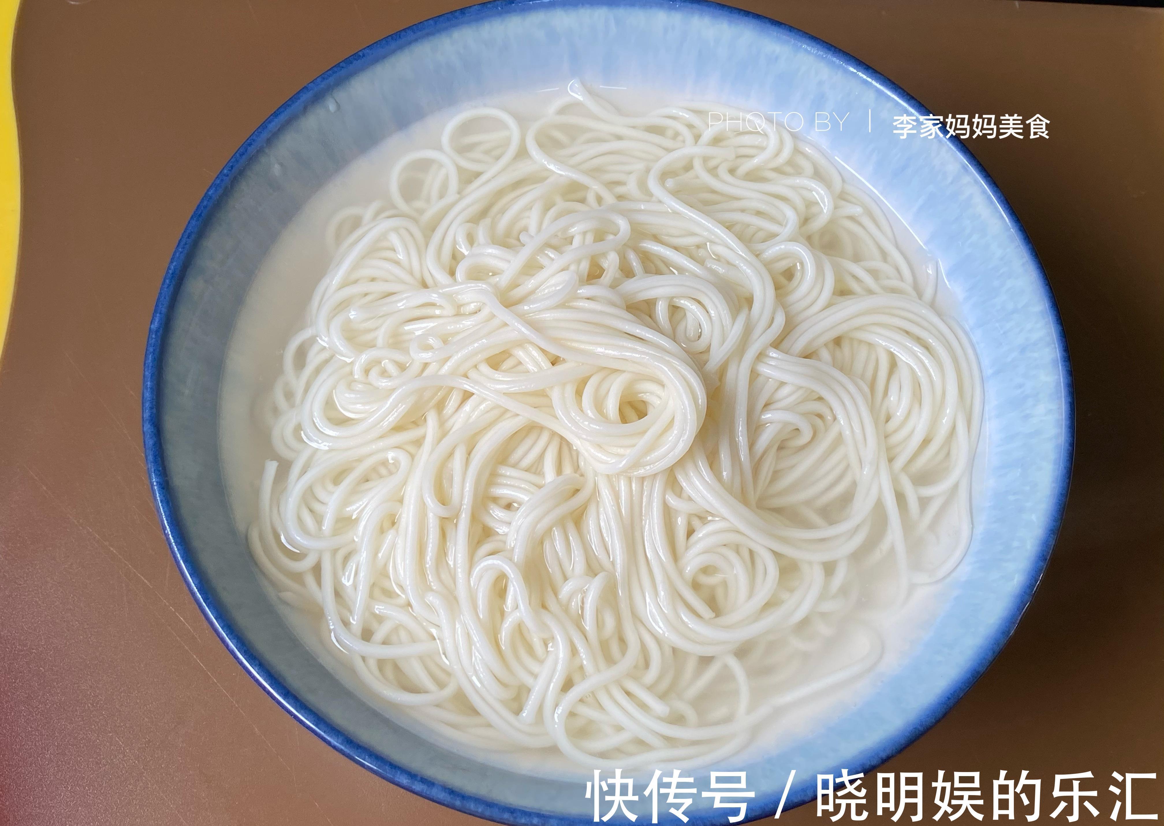 面条|晒一晒我的减脂餐，营养简单，低卡高蛋白，同事：难怪体重不过百