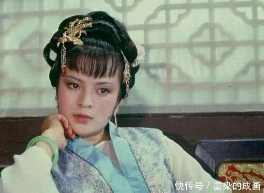 薛大姑娘&抄检大观园时,王熙凤为何不敢搜查黛玉的房间?这个细节透露玄机