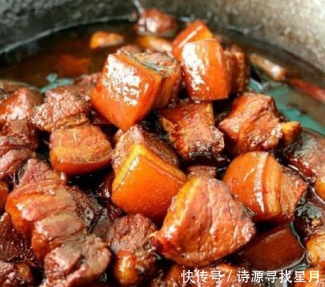 红烧类|炒糖色时，冰糖别直接下锅炒，教你正确方法，鲜红透亮，不苦不黑！