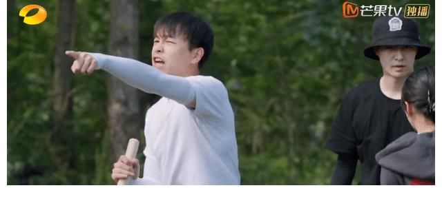 黄磊|《向往5》当梁靖康做客蘑菇屋时有谁注意黄磊彭昱畅反应？太真实